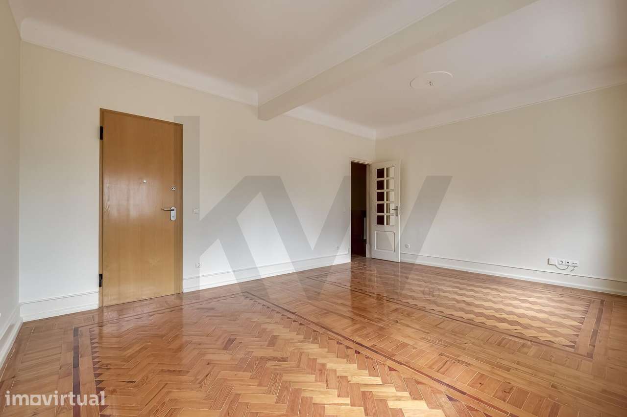 Apartamento T4 com 196 m2 junto ao Parque Eduardo VII - Grande imagem: 2/13