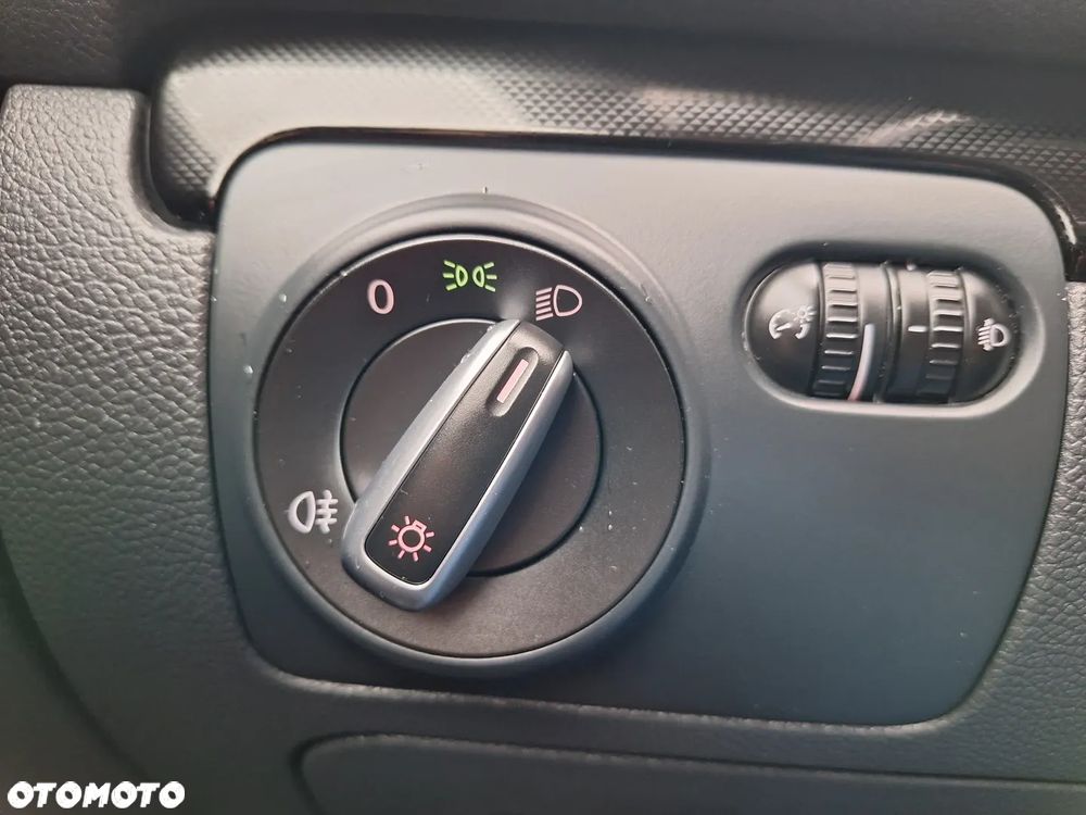 Volkswagen Golf VI 1.6 TDI Comfortline - 15