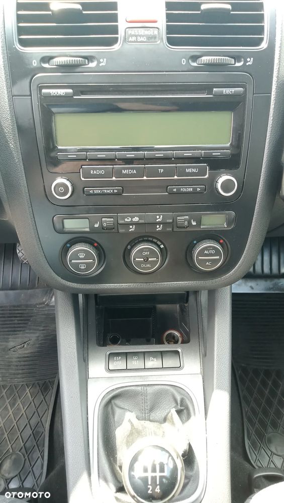Volkswagen Golf 1.9 TDI DPF Trendline BlueMotion - 11