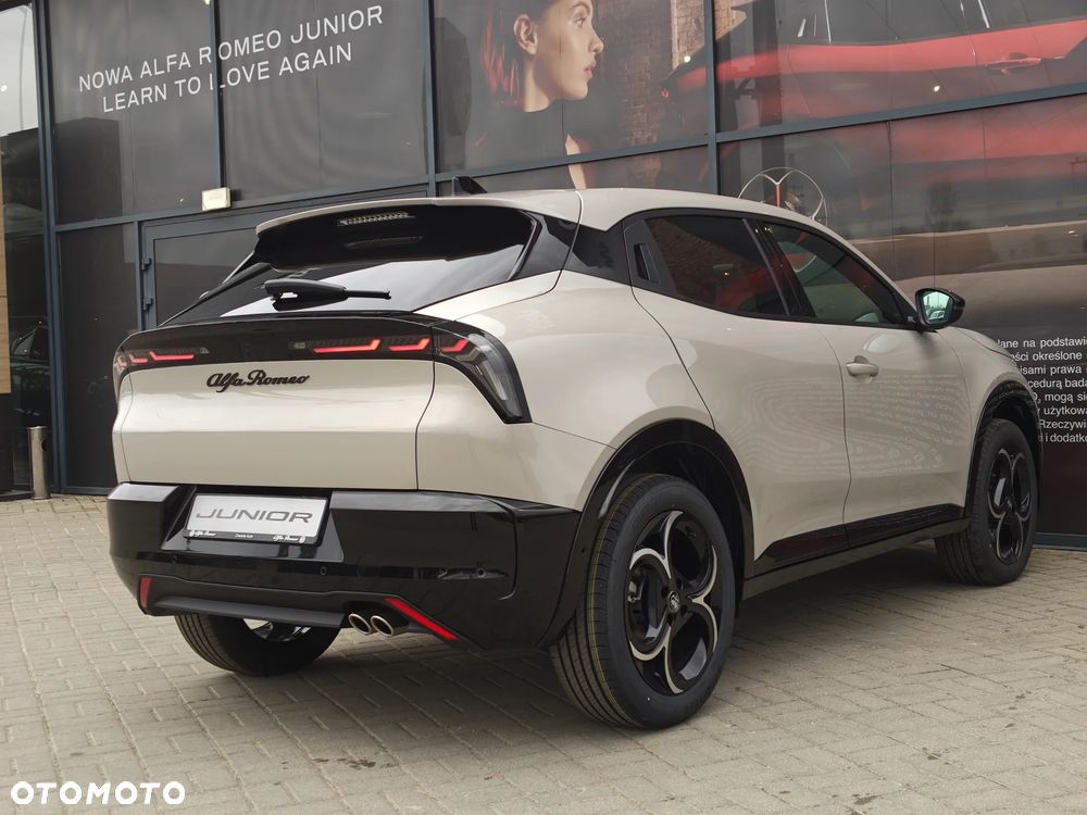 Alfa Romeo Junior 1.2 mHEV Ti eDCT - 14