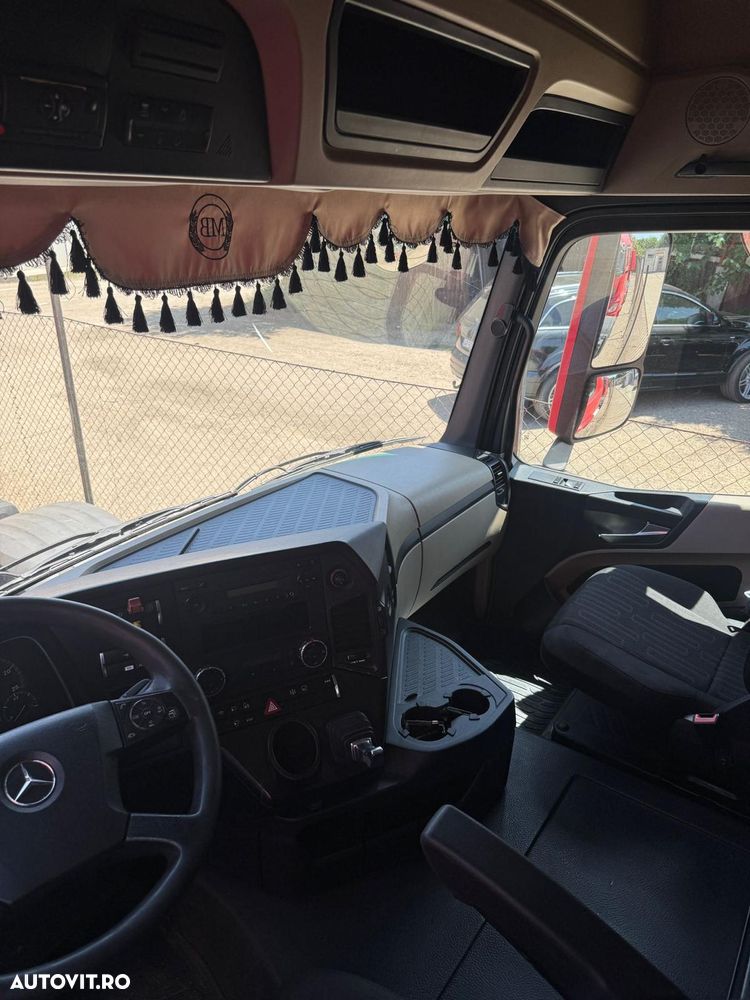 Mercedes-Benz Actros - 8