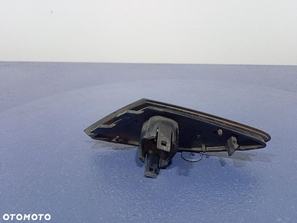 MERCEDES R W251 ZAŚLEPKA OSŁONA ZDERZAK PRZÓD PRAWA A2518851023 197 - 2