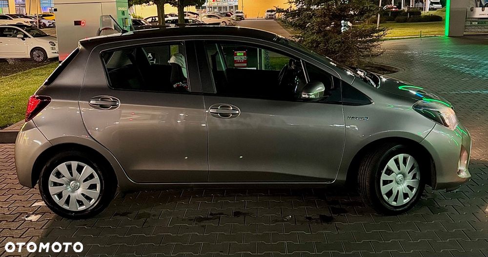 Toyota Yaris Hybrid 100 Dynamic EU6 - 10