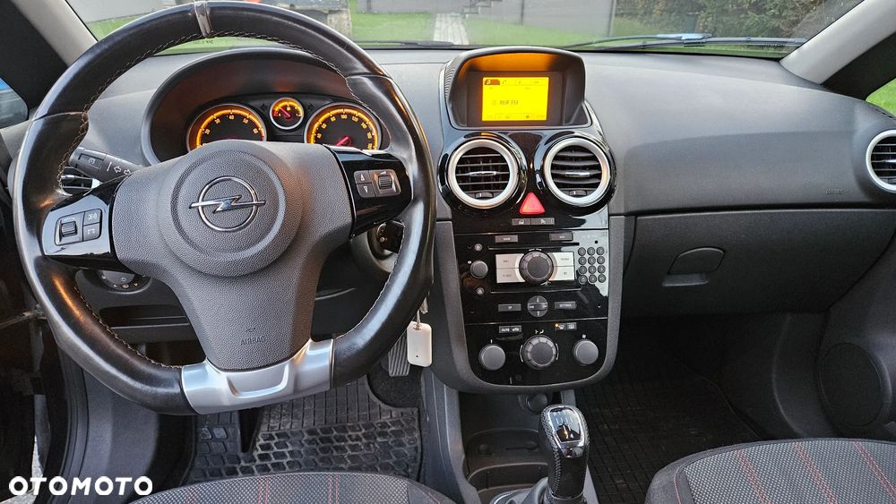 Opel Corsa 1.4 16V Cosmo - 3