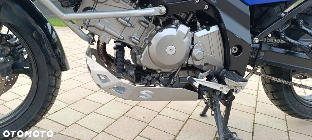 Suzuki V-STROM - 35