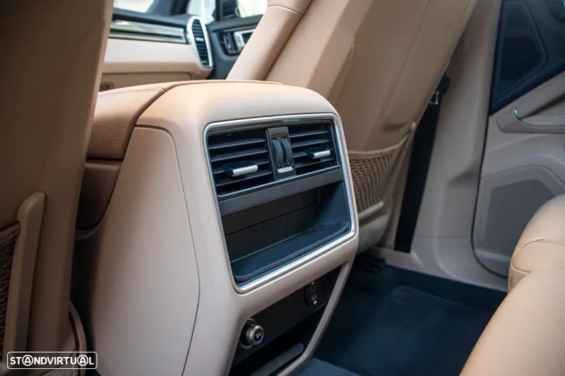 Porsche Cayenne - 12