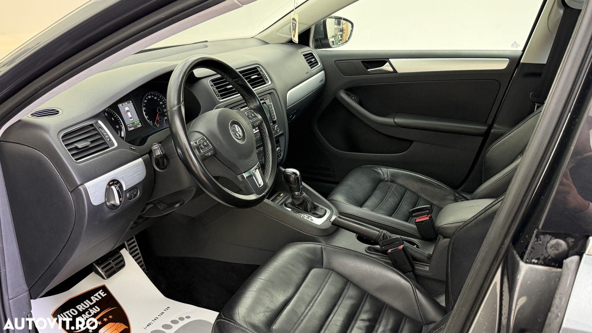 Volkswagen Jetta - 12