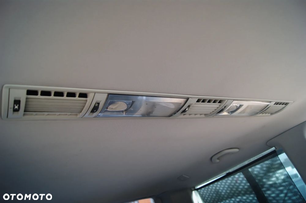 Volkswagen Multivan - 26