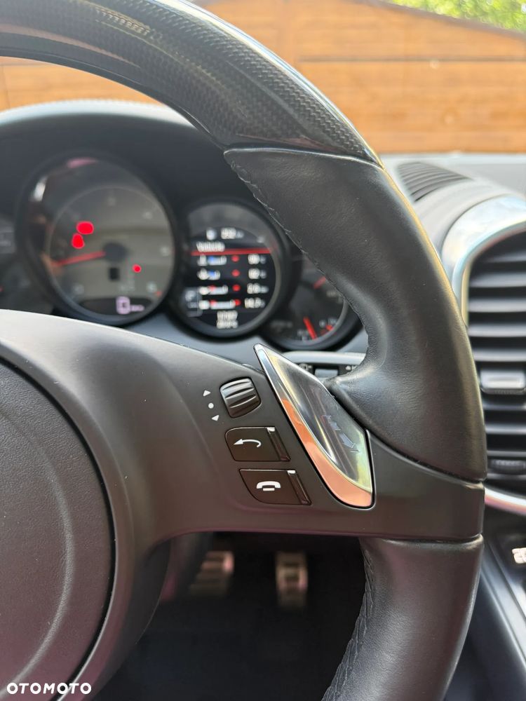 Porsche Cayenne - 24