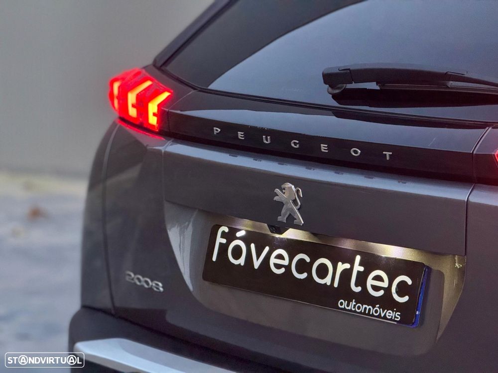 Peugeot 2008 1.2 PureTech Allure EAT8 - 24