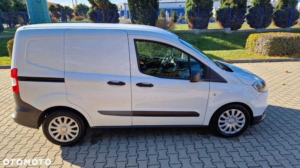 Ford Transit Courier - 8
