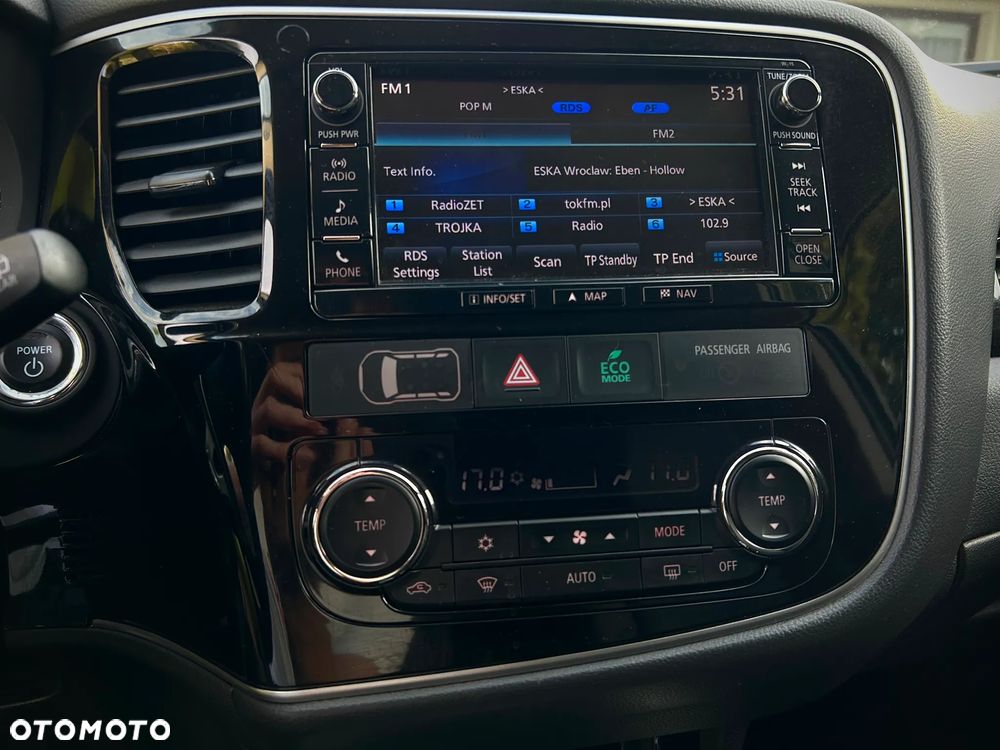 Mitsubishi Outlander Instyle NAVI + - 17