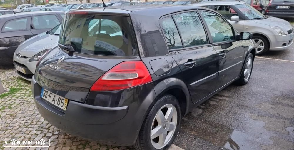 Renault Mégane 1.5 dCi Dynamique - 4