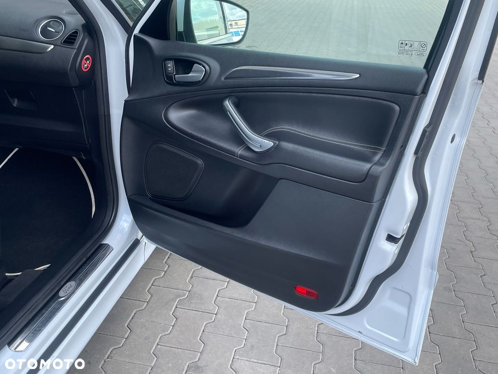 Ford S-Max 2.0 TDCi DPF Titanium X - 19