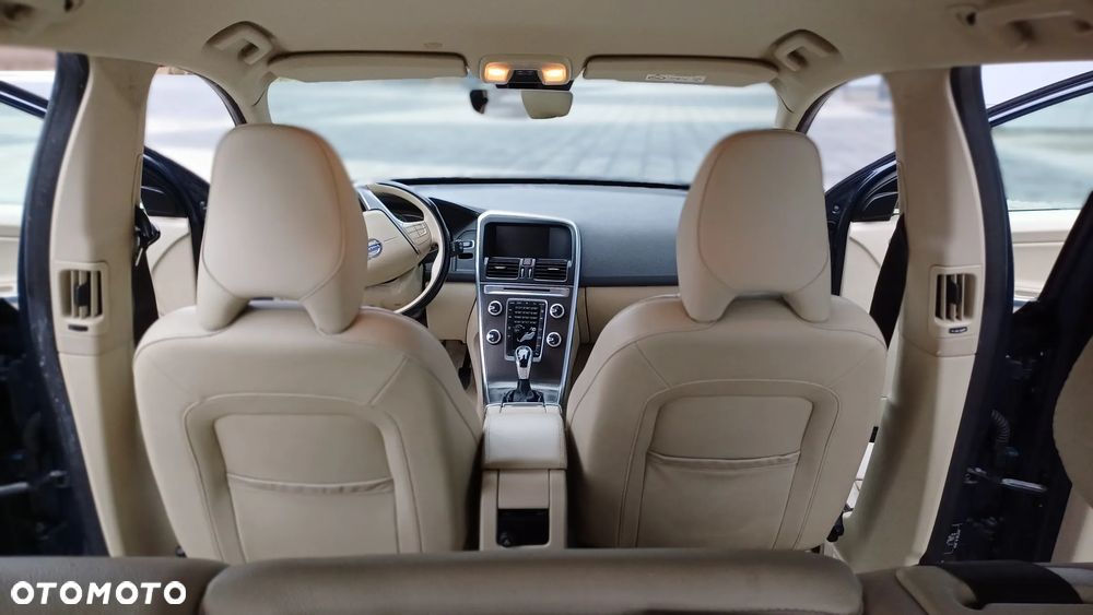 Volvo XC 60 D4 Drive-E Momentum - 9
