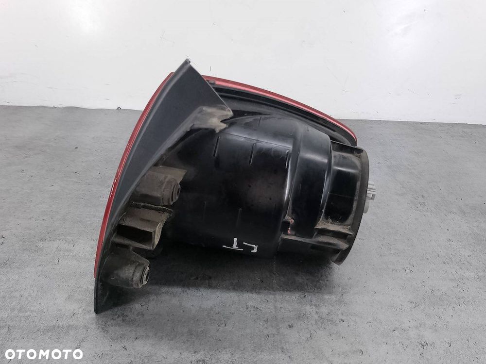 LAMPA TYLNA LEWA SEAT ALTEA 5P0945095D - 4