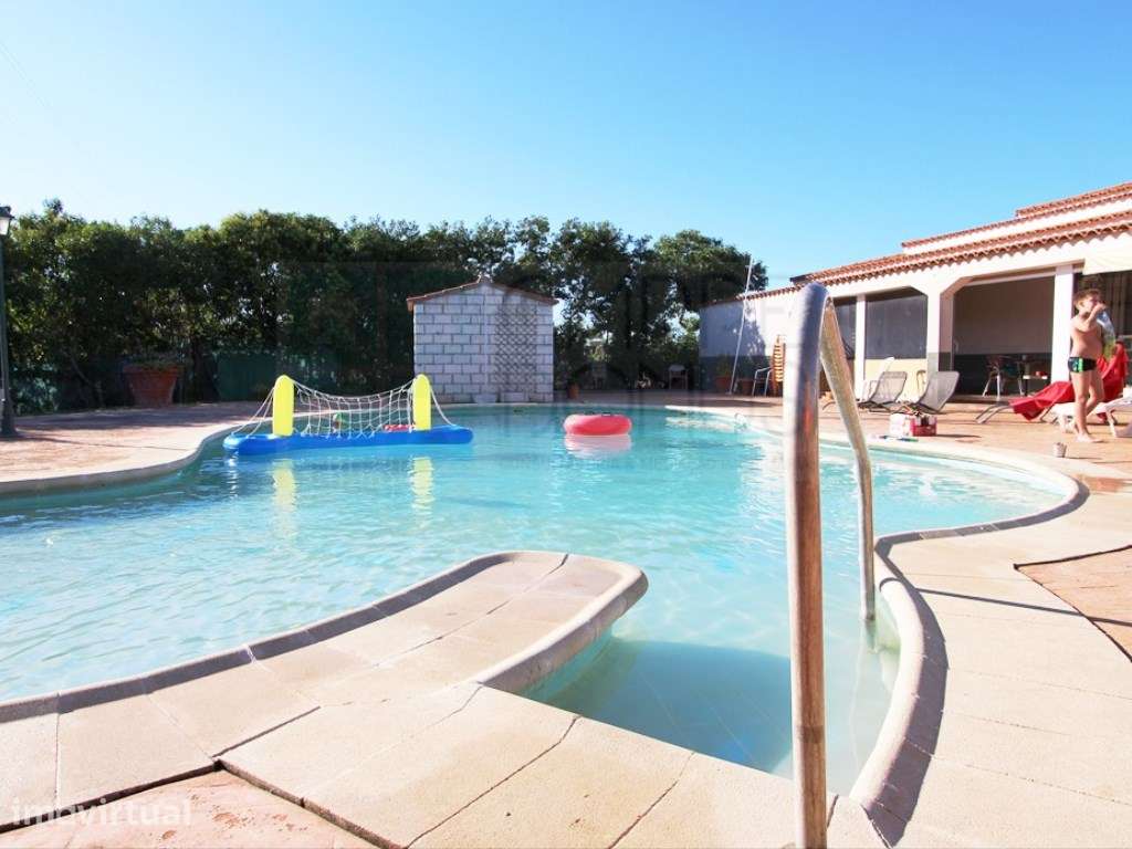 Quinta com moradia térrea T4, piscina com jardim, garagem e vinhas,... - Grande imagem: 4/42