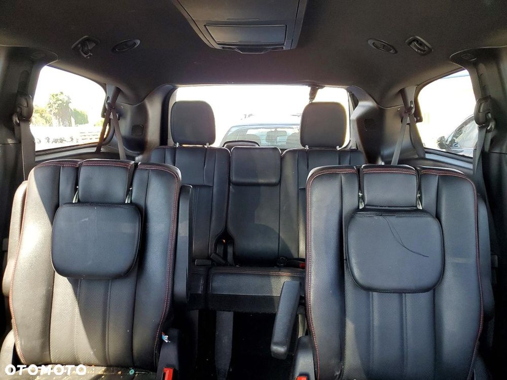 Dodge Grand Caravan - 10