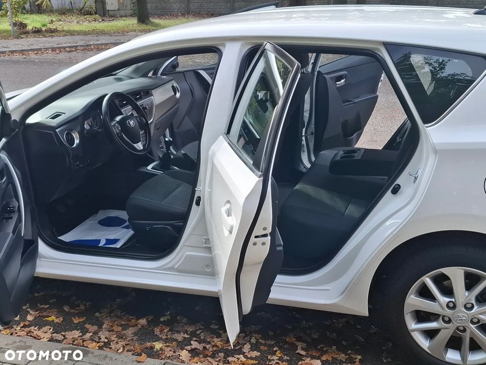 Toyota Auris 1.6 Premium Comfort - 11