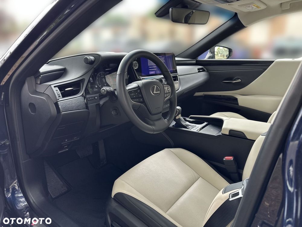 Lexus ES 300h Business Edition - 14