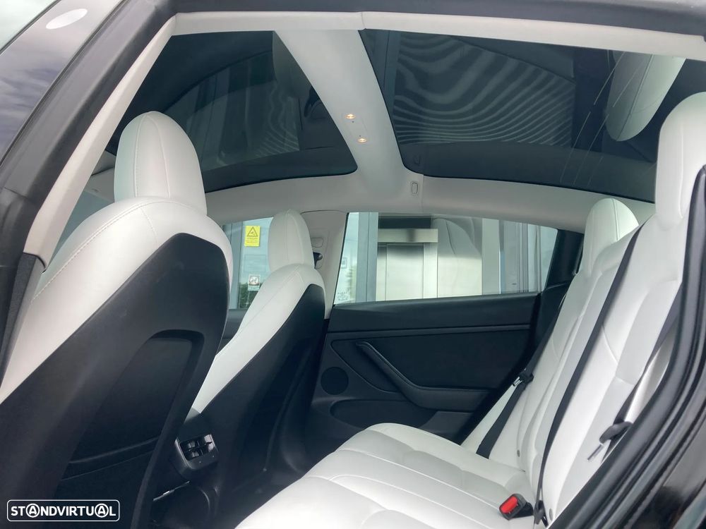 Tesla Model 3 RWD - 31