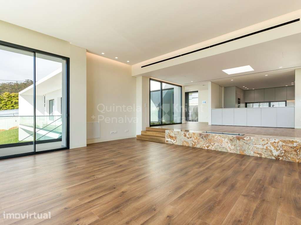 Moradia T5 com piscina privativa e vista mar na Azoia em Sintra - Grande imagem: 4/46
