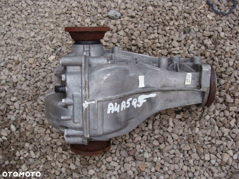 most tył audi a4 a5 b8 0ar525083a !! - 1