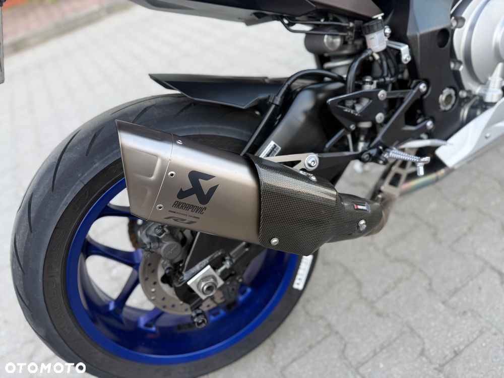 Yamaha R1 - 13