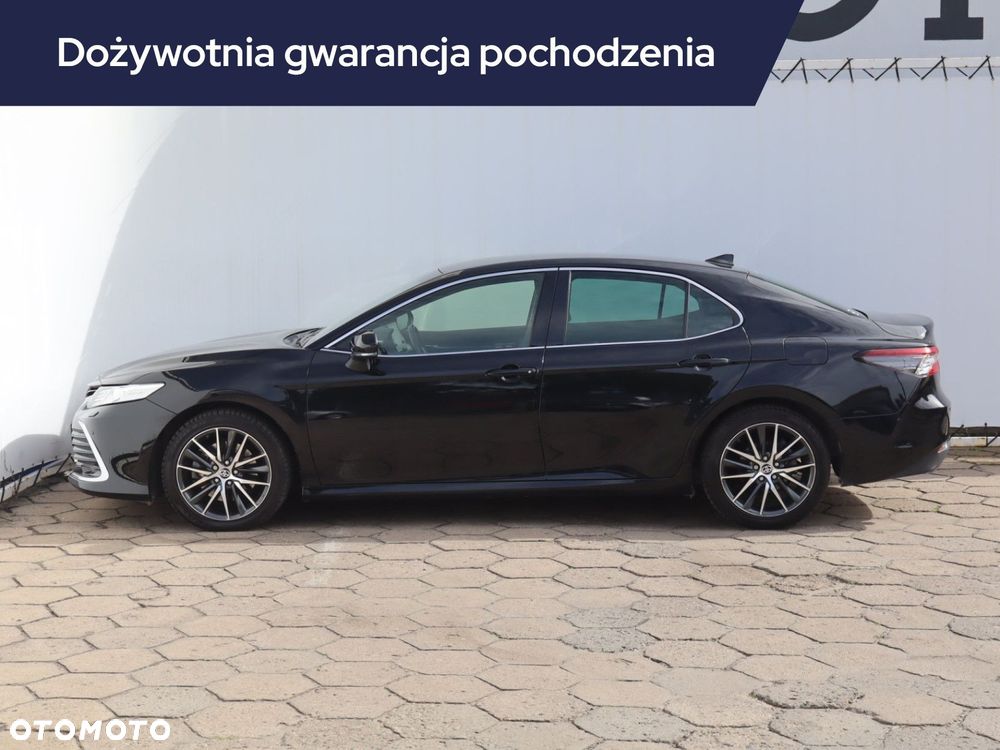 Toyota Camry - 4