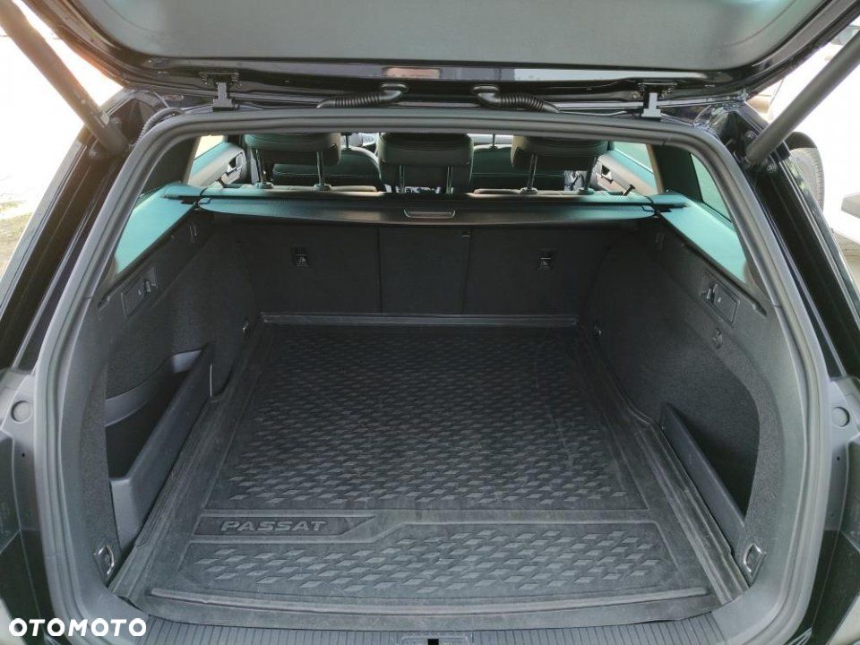 Volkswagen Passat - 11