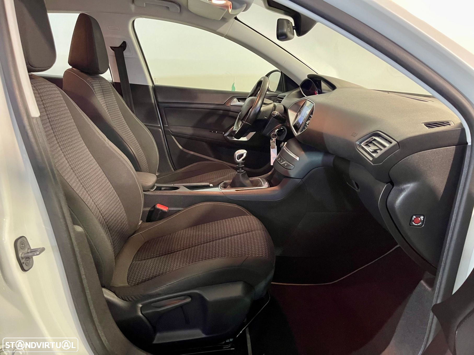 Peugeot 308 SW 1.5 BlueHDi Style - 17