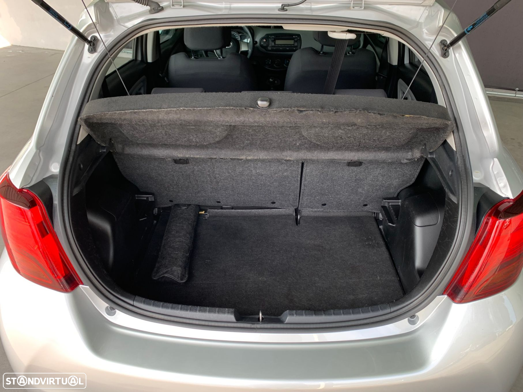 Toyota Yaris 1.4 D-4D Comfort - 12