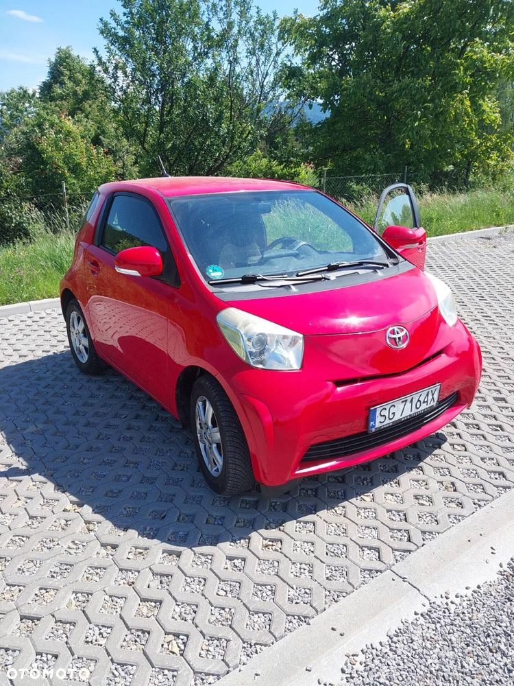 Toyota iQ - 2