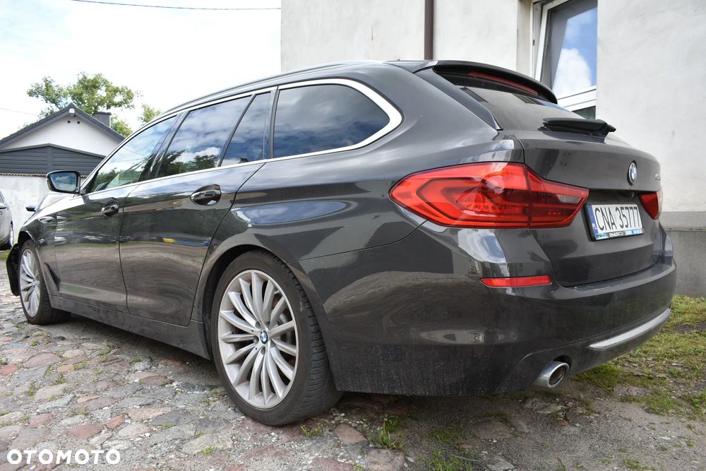 BMW Seria 5 525d Luxury Line - 3