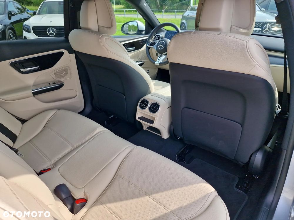 Mercedes-Benz Klasa C 300 de PHEV 4-Matic Avantgarde - 16