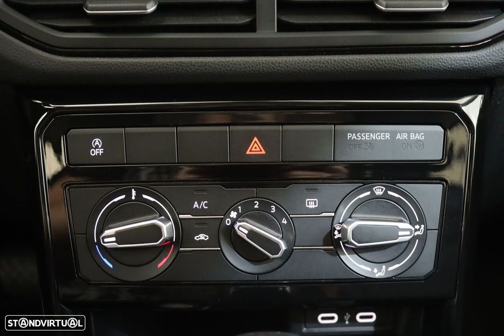 VW T-Cross 1.0 TSI Urban DSG - 22