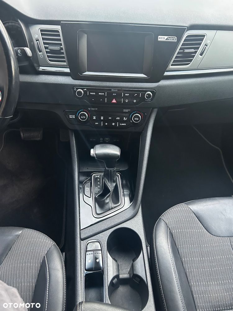 Kia Niro 1.6 GDI Hybrid M - 10