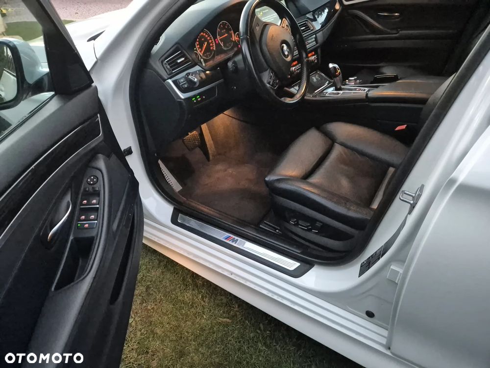 BMW Seria 5 525d xDrive - 20