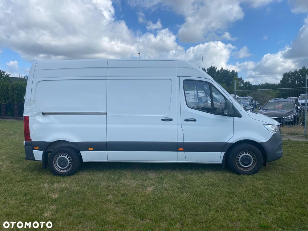 Mercedes-Benz Sprinter - 4