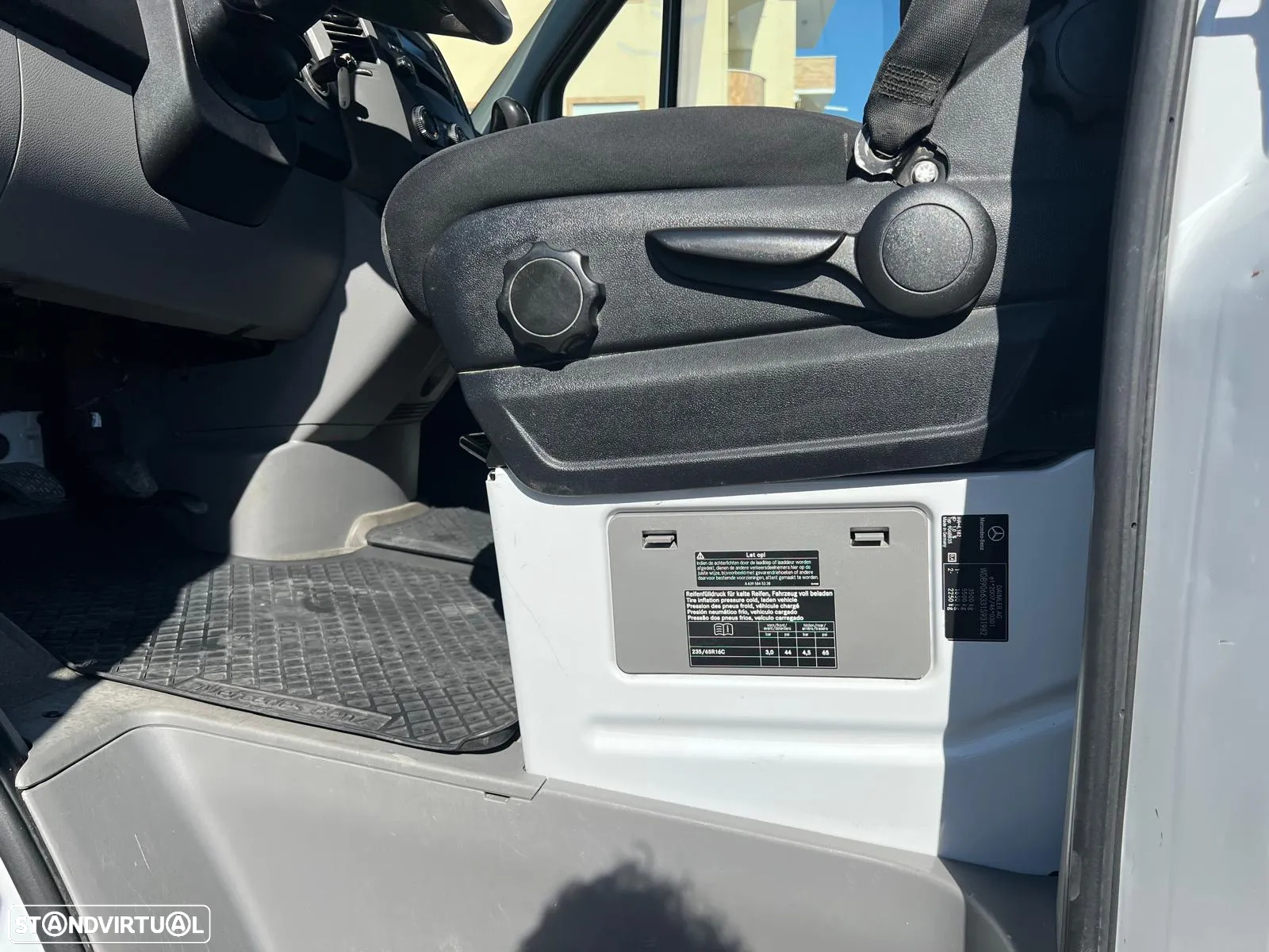 Mercedes-Benz Sprinter - 22
