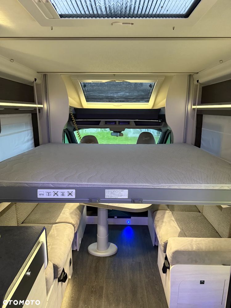 Ford CHALLENGER 380 - 17