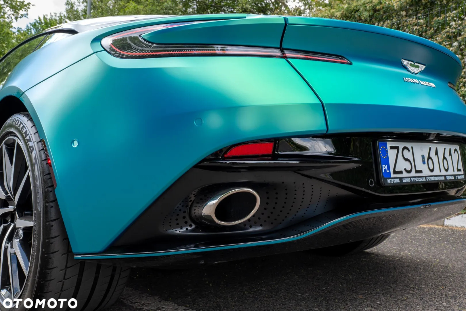 Aston Martin DB11 Standard - 9