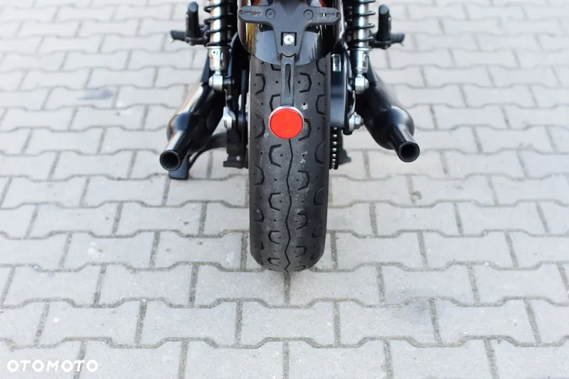 Triumph Bonneville - 20