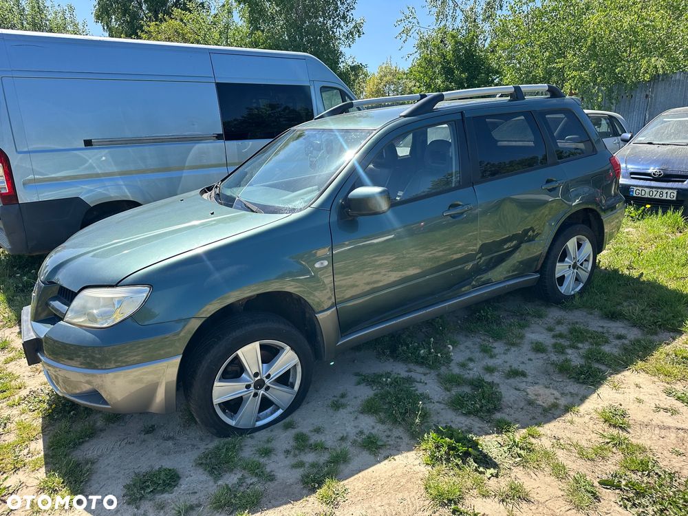Mitsubishi Outlander 2.0 4WD Invite - 23