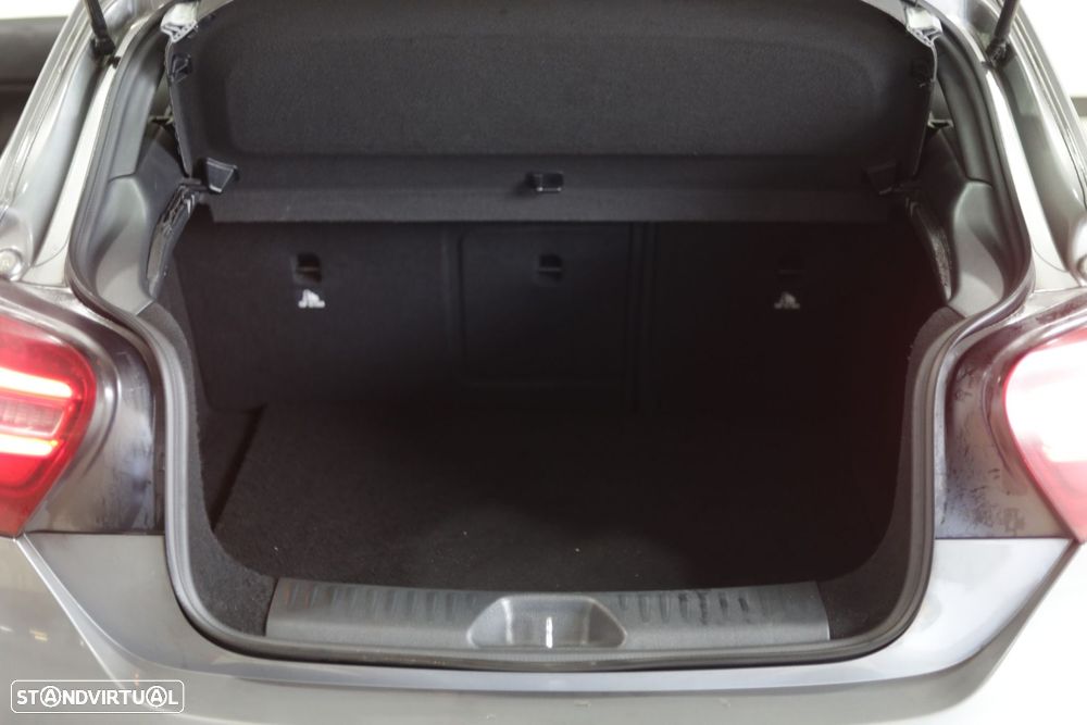 Mercedes-Benz A 180 d AMG Line - 28