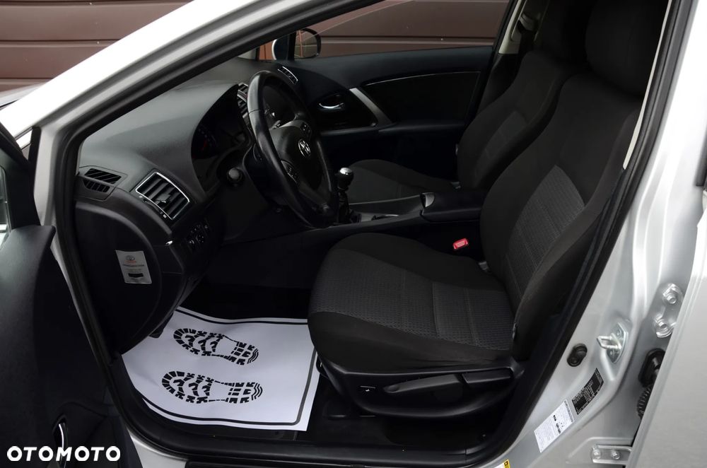 Toyota Avensis 2.0 D-4D - 6