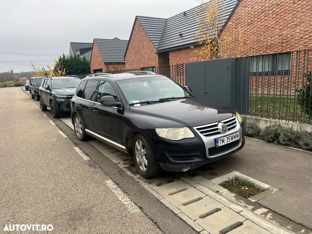 Volkswagen Touareg - 1