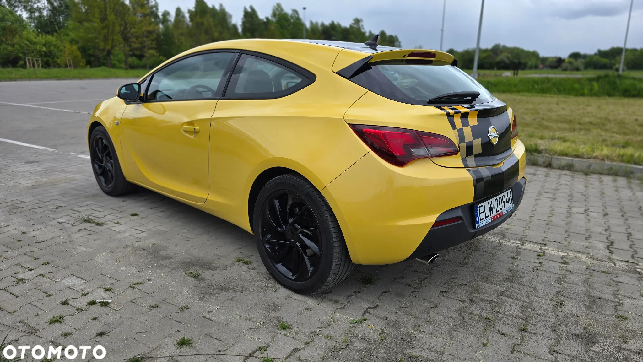 Opel Astra IV GTC 1.6 T Sport - 4