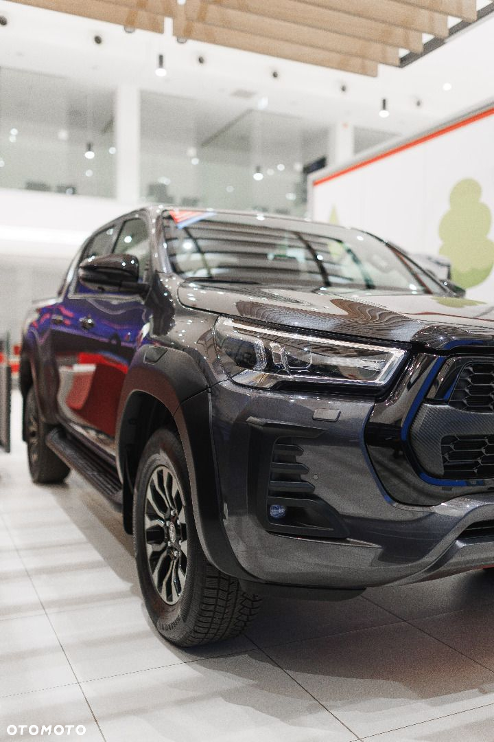 Toyota Hilux - 18