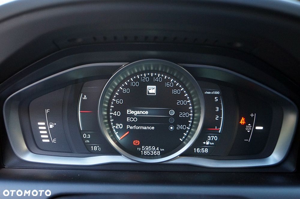 Volvo XC 60 D4 Ocean Race - 34